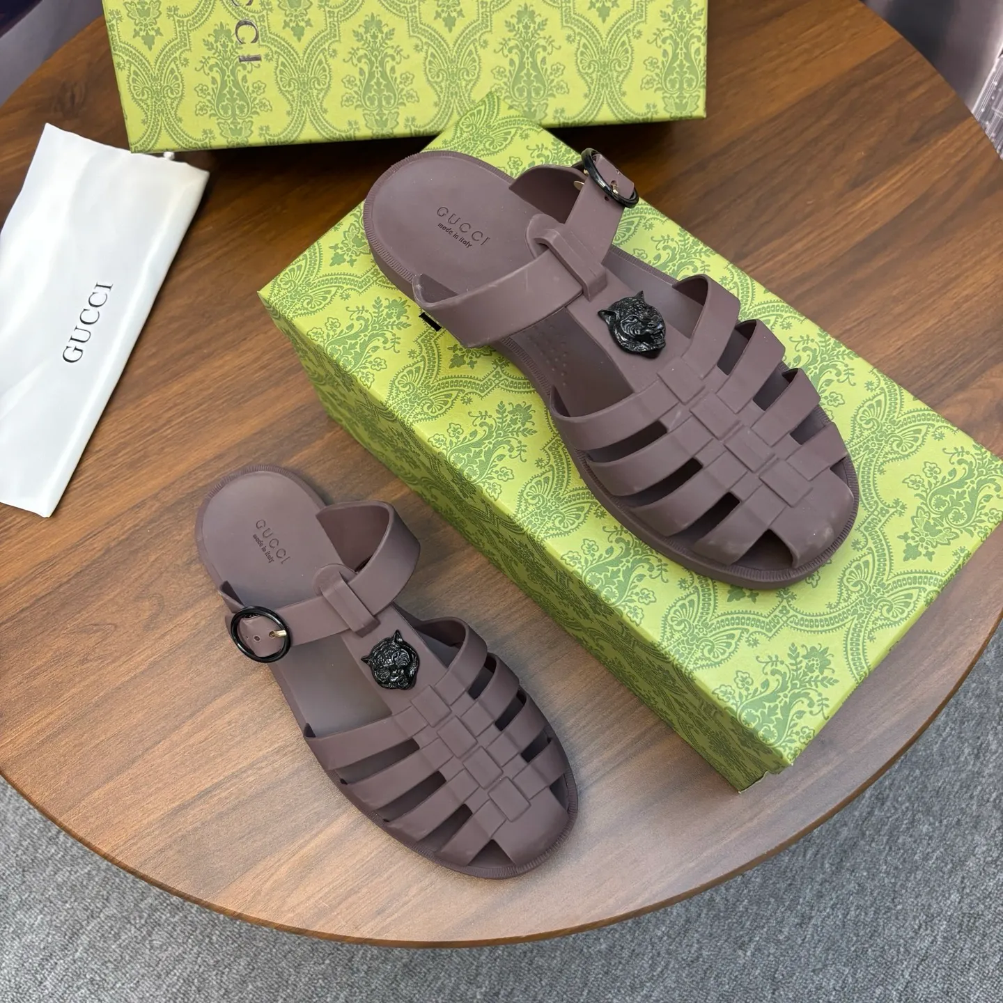 Men's shoes 260💰 [Gucci] Counter quality, top-quality original goods, real photos! Original TPU material, fine workmanship, comfortable; genuine 1:1 replica Size: 38 ~ 46